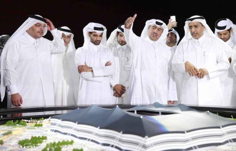 Voetbalclubs, blijf weg uit Qatar!