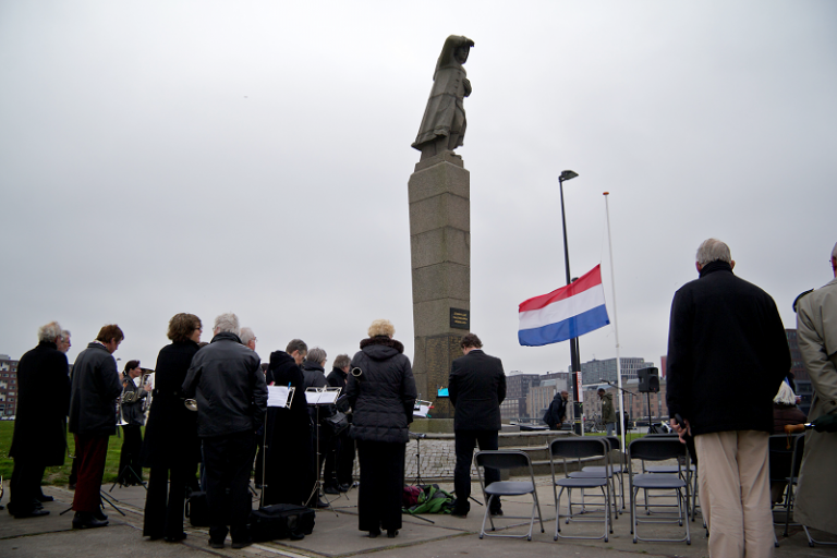 Dodenherdenking is geen lakmoesproef voor loyaliteit