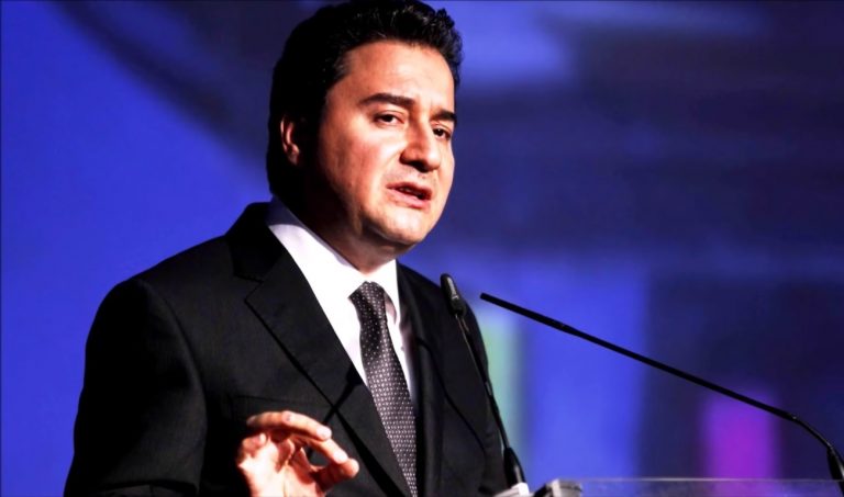 Turkije: voormalige AKP-kopstukken richten nieuwe partij op