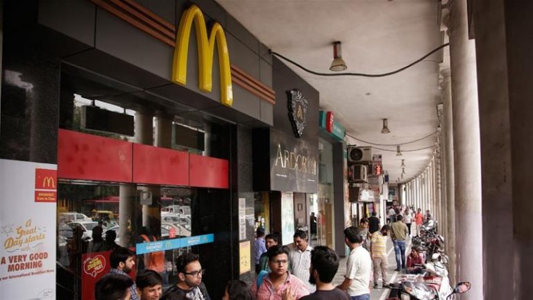 Boze Indiërs boycotten McDonald’s omdat producten halal zijn