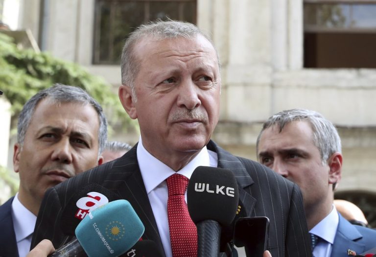 Populariteit Erdogan is tanende, aldus Turkse peiling
