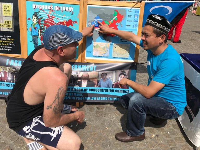 Activisten in Nederland op de bres voor de Oeigoeren: ‘We worden stukgemaakt’