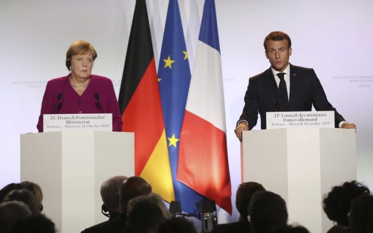 Franse president Macron waarschuwt tegen stigmatisering moslims