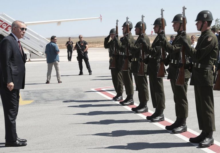 Erdogan dreigt eigenhandig ‘safe zone’ in Noord-Syrië op te zetten, zonder steun VS