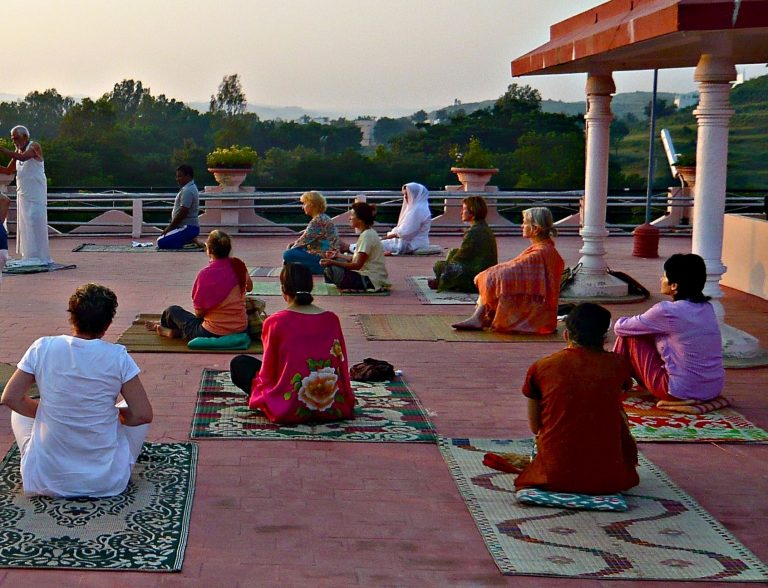 Op zoek naar yoga in India: ‘Spiritualiteit zit hier in het bloed’