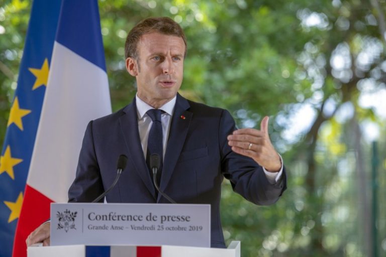 Frankrijk: Macron sust rechterflank met aangescherpte immigratiewetten