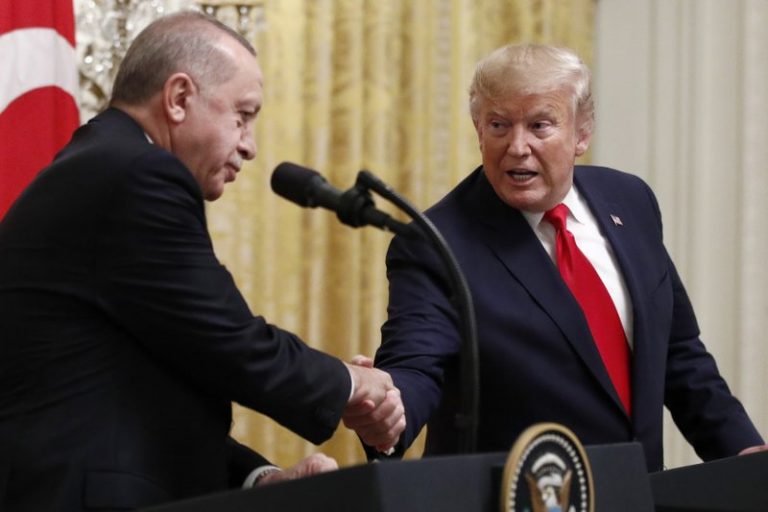‘Trump blijft Erdogan beschermen’