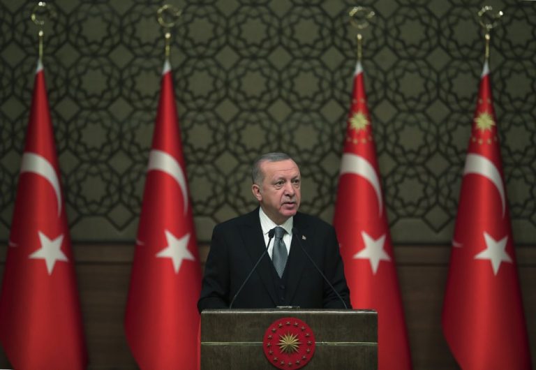 Turkse mensenrechtenadvocaat: ‘Turkije stevent af richting sharia-staat’