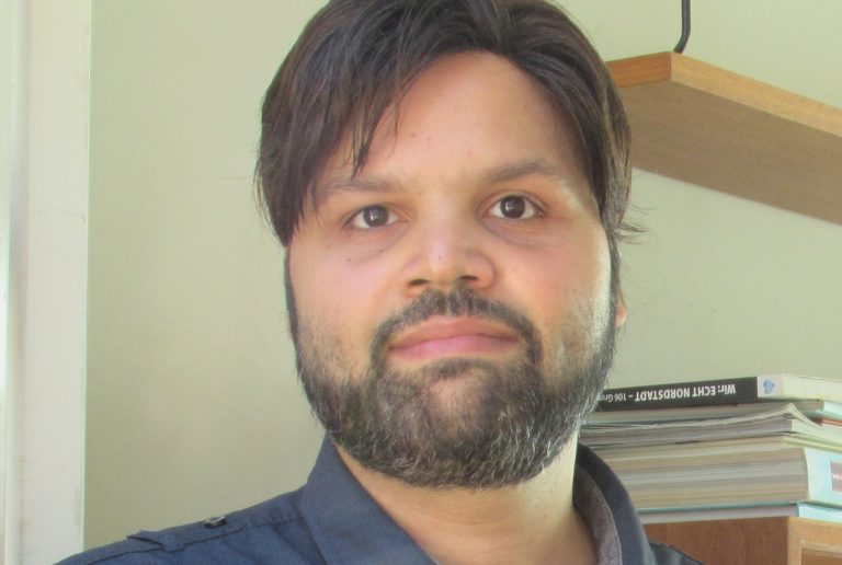 Van Teheran naar Rotterdam: de vlucht van schrijver Hamed Ahmadi