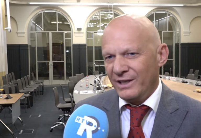 Rotterdam: VVD-wethouder splijt coalitie met uitspraak over vluchtelingenquotum