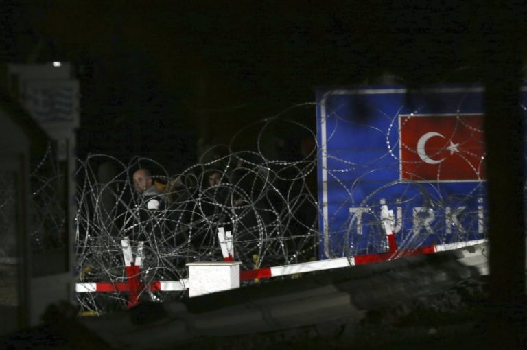 Migranten: ‘Turkse autoriteiten dwingen ons naar Europa te gaan’