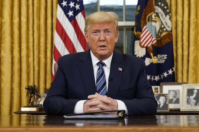 Bezorgde historici: gevaarlijk dat Trump corona ‘buitenlands virus’ noemt