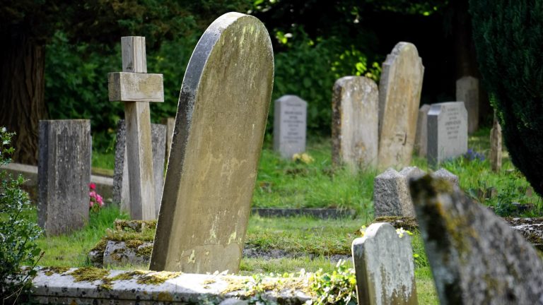 Franse fatwa: begraven op niet-islamitische begraafplaats is toegestaan