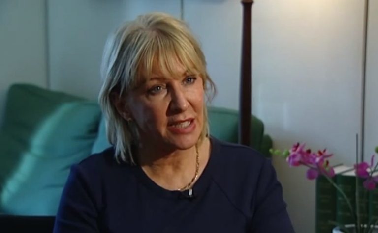 Britse gezondheidsminister onder vuur na delen van ‘islamofoob’ nepnieuws