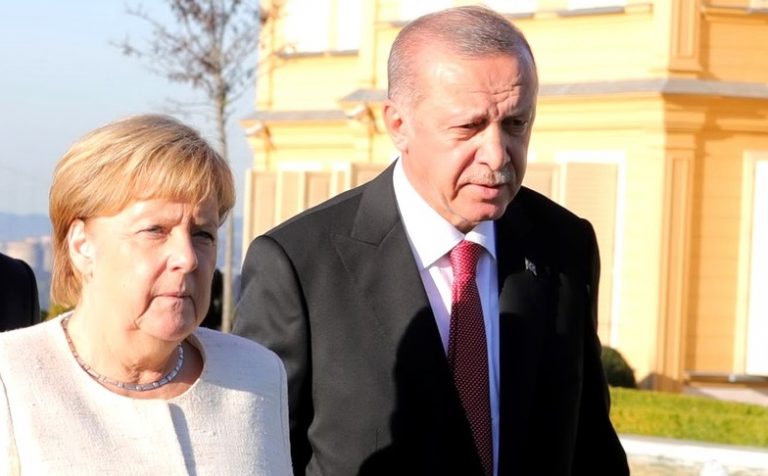 Inlichtingenexpert: ‘8.000 Turkse verklikkers actief in Duitsland’