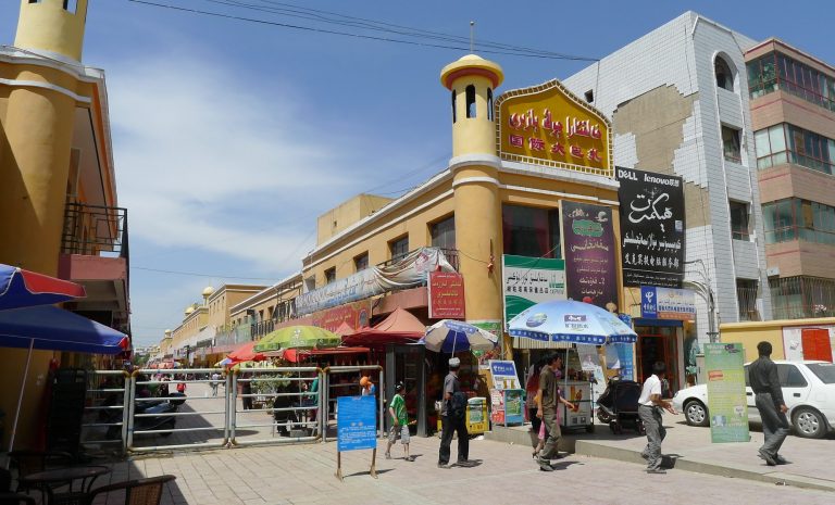 China: moskeeën maken plaats voor winkelcentra