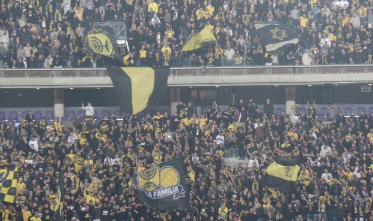 Ophef in Israël: ‘Voetbalsupporters maken profeet Mohammed belachelijk’