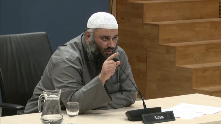 Utrecht: SP, CDA, VVD en PVV willen optreden tegen alFitrah-moskee