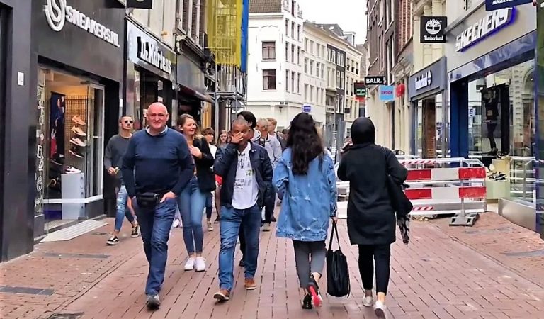 Beledigen als standaard is een pervertering van de democratie