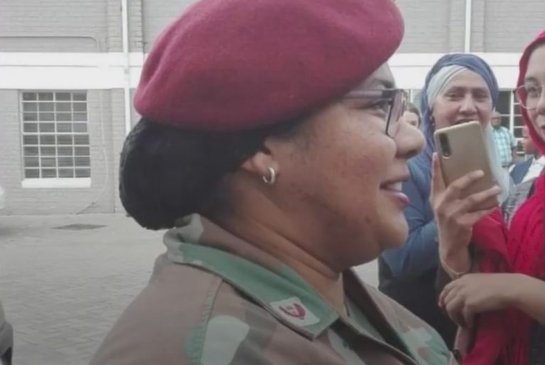 Zuid-Afrika staat hoofddoek toe voor moslimvrouwen in leger