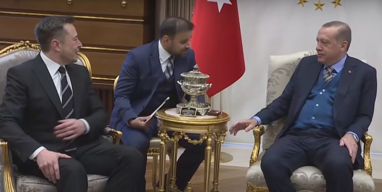 Elon Musk en Erdogan praten over samenwerking in de ruimte