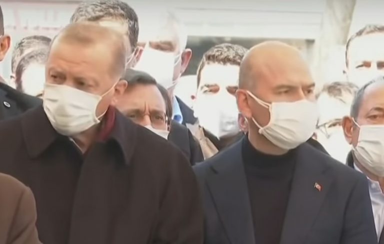 Turkse minister onder vuur na schenden coronamaatregelen