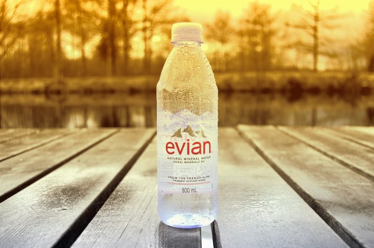 Excuses drinkwatermerk aan vastende moslims na ‘provocerende’ tweet