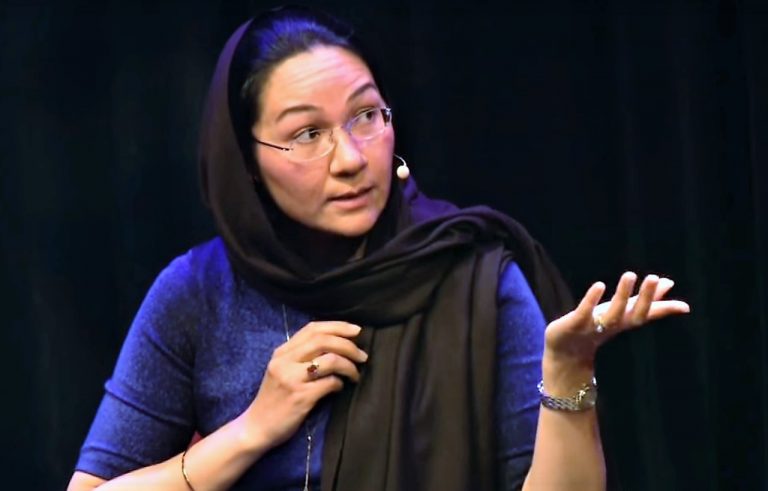 Shirin Musa aan ‘bondgenoot’ Macron: ‘Verbied huwelijkse gevangenschap’
