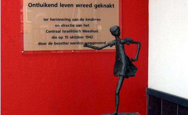 Utrecht: man veroordeeld voor heling na diefstal Joods herdenkingsbeeld