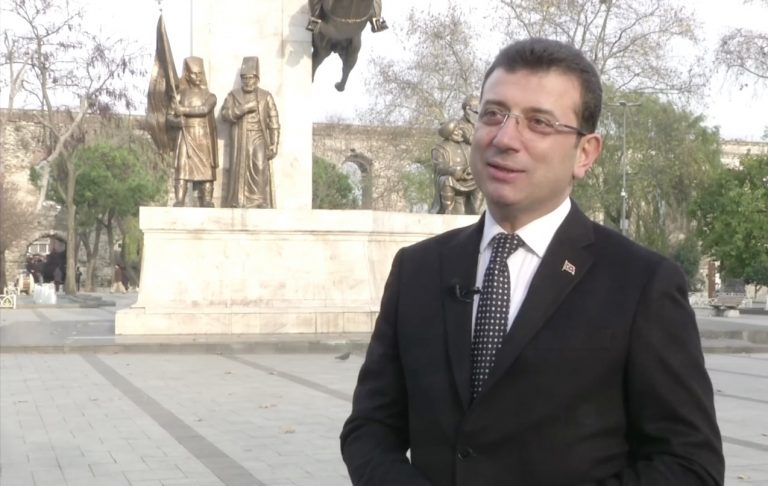 Ekrem Imamoglu, burgemeester Istanbul én AKP-criticus, voor rechter