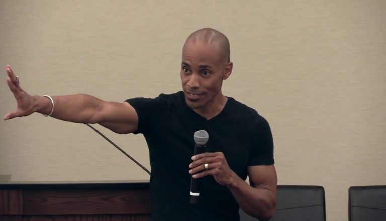 Google schuift hoofd Diversiteit opzij om blog over ‘onverzadigbare’ Joden