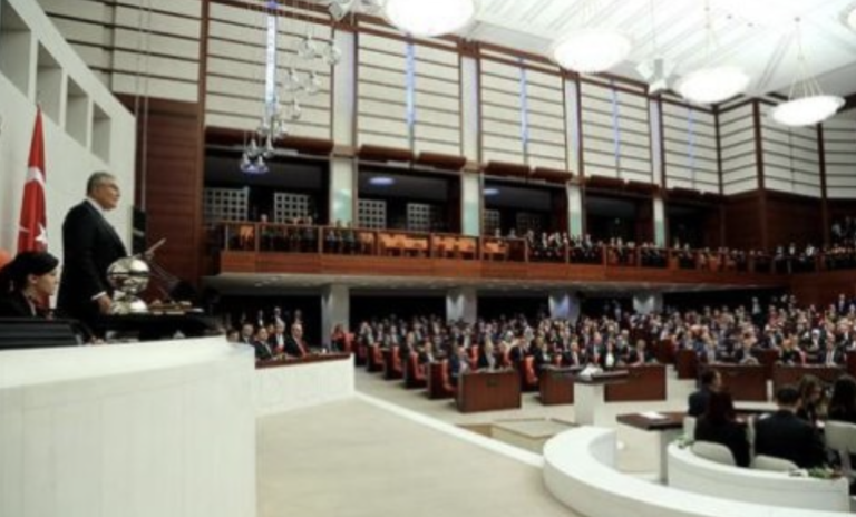 De nieuwe Turkse regering moet de rechtsstaat herstellen