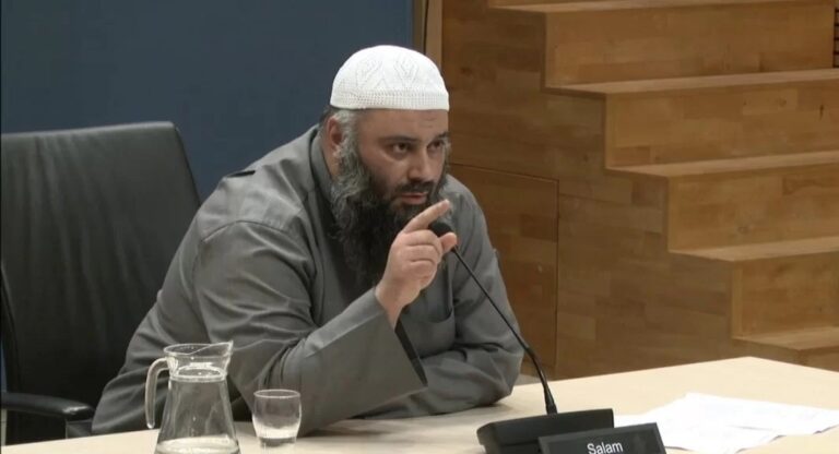 Omstreden alFitrah-moskee terug in Utrecht, PVV stelt vragen