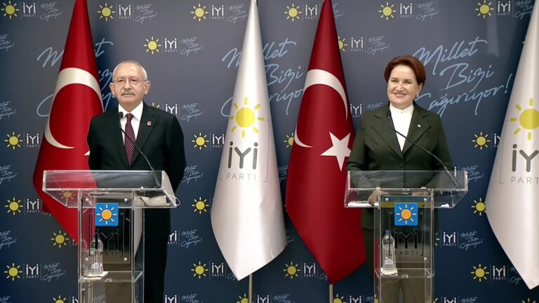 Turkse oppositie voert campagne voor afschaffen presidentieel stelsel