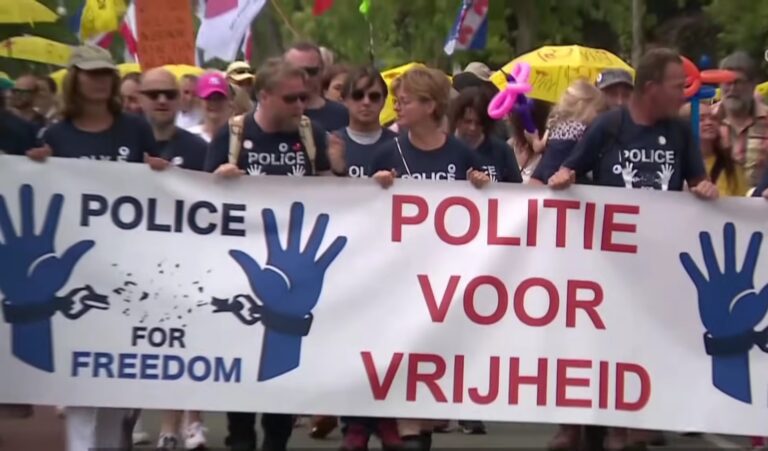 Aan FvD gelieerde beweging verzamelt ‘bewijsmateriaal’ voor de ’tribunalen’