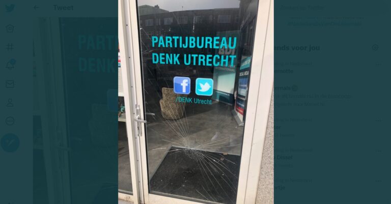 Deur van partijbureau Denk Utrecht vernield