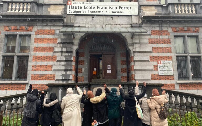 Brussel: moslima’s winnen rechtszaak, mogen weer naar college mét hijab