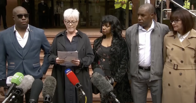 Britse politie maakt excuses voor de dood van zwarte ex-voetballer Atkinson