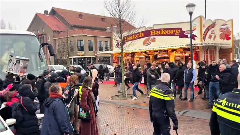 Kamervragen BIJ1 over aanval op KOZP-activisten: ‘Wat deed de politie?’