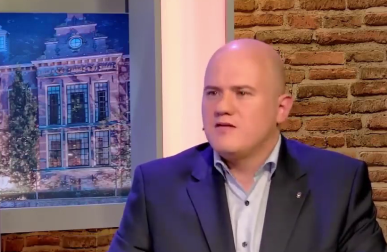 ‘Onversneden fascisme’: FvD’er wil verbod op ‘negatief’ AD ‘na grote strijd’