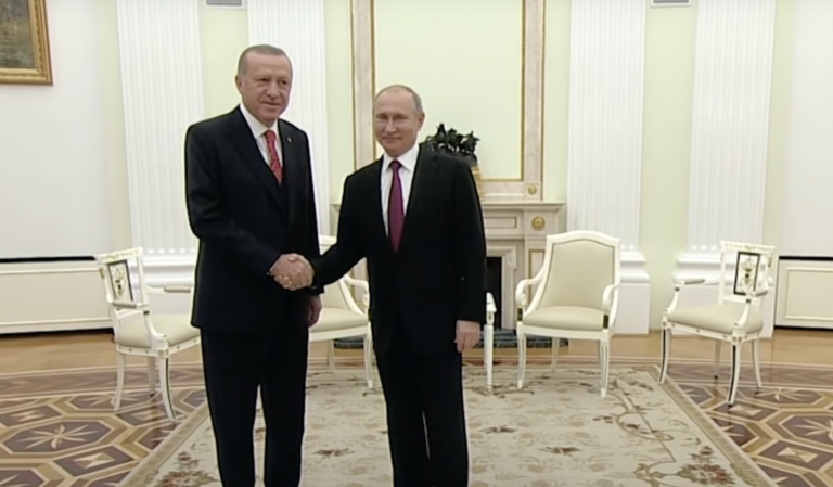 Westen zet druk op Turkije, wenst meer economische actie tegen Rusland