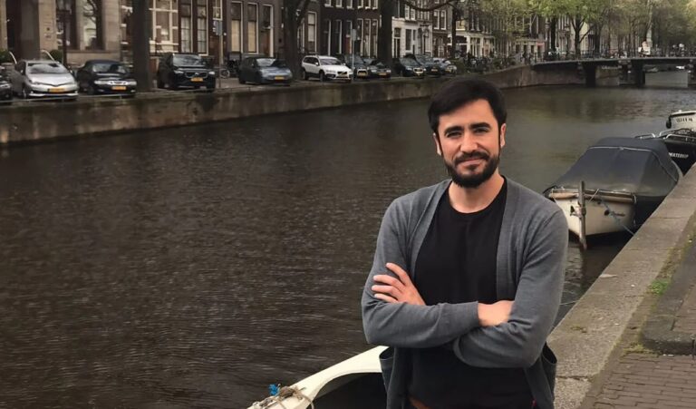 Deze grensdoorbrekende journalist vluchtte van Afghanistan naar Europa