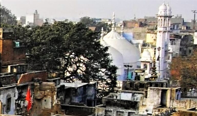 India: gerechtshof beperkt toegang moskee na vondst hindoebeelden