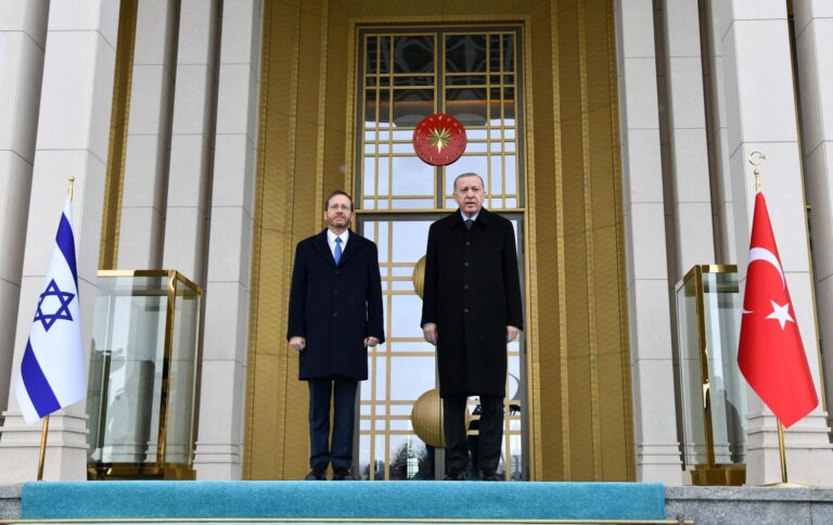 Israël en Turkije lijmen diplomatieke banden, wijzen ambassadeurs aan