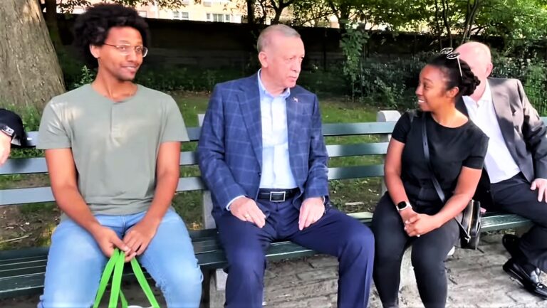 New Yorkers in Central Park lopen verrassende gast tegen het lijf: Erdogan