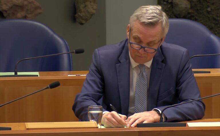 JOVD: VVD-fractie bekent kleur over asielzoekers op verkeerde moment