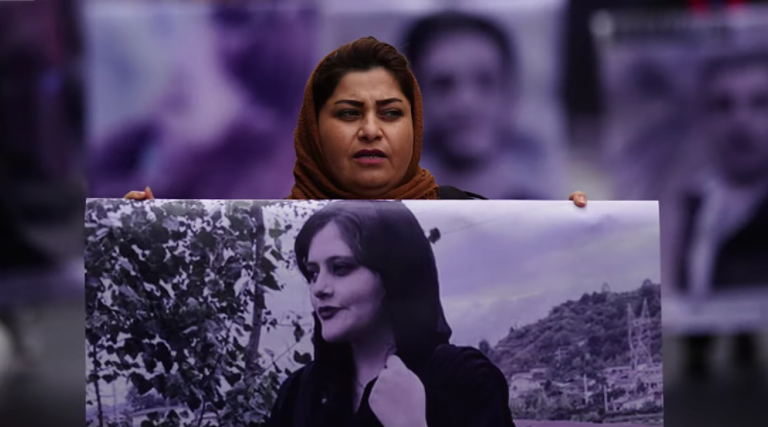 Hijab en vrijheid: zijn Nederland en Iran vergelijkbaar? Dit vindt ons panel