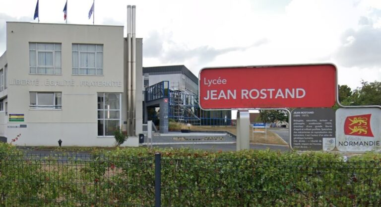 Franse moslimscholiere vindt hijab terug in prullenbak, Koran verscheurd