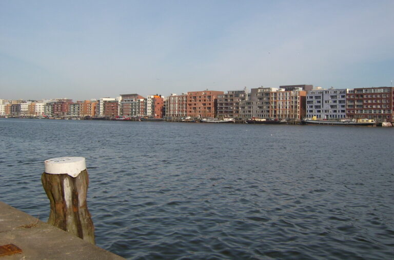 Bewoners Amsterdams Java-eiland: ‘Geen slavernijmuseum, maar park’