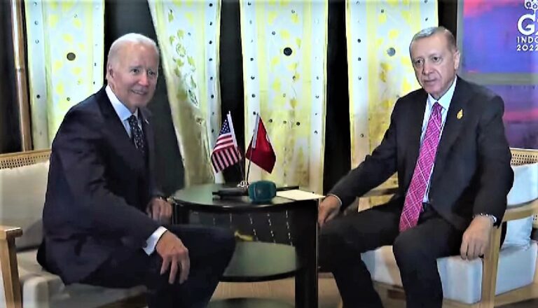 Erdogan en Biden spreken elkaar tijdens zeldzame ontmoeting in Bali